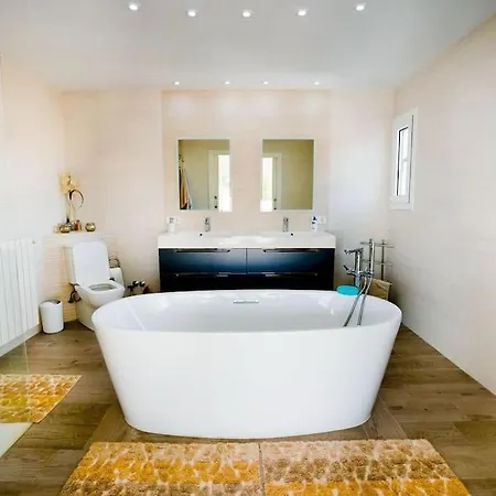 Fantastic Townhouse/ 4bed/4bath/ Puerto Banus * Marbella